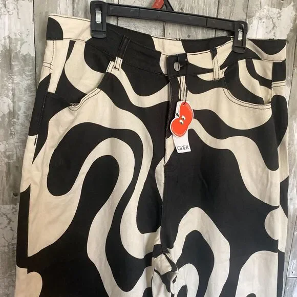 NWT Cider women's plus size black and white swirl wide leg jeans 1XL - Picture 2 of 5